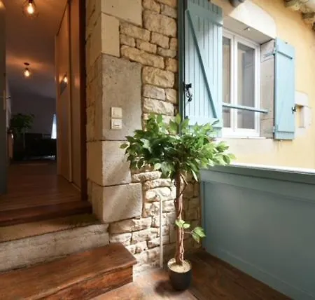 Appartement Bello , Ruelle Au Coeur De Ville, Arrivee En Autonomie Lons-le-Saunier Exterior foto